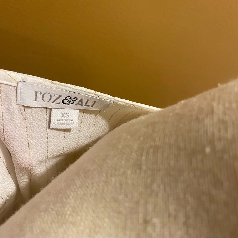 Roz & Ali white gold metallic thread pinstripes button down back large sleeve XS - Picture 6 of 12